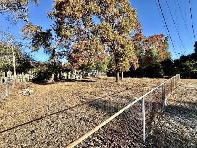 Building Photo - 3308 Oakdale Rd