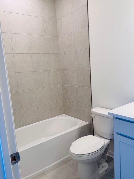 guest room bath - 200 Balsam St