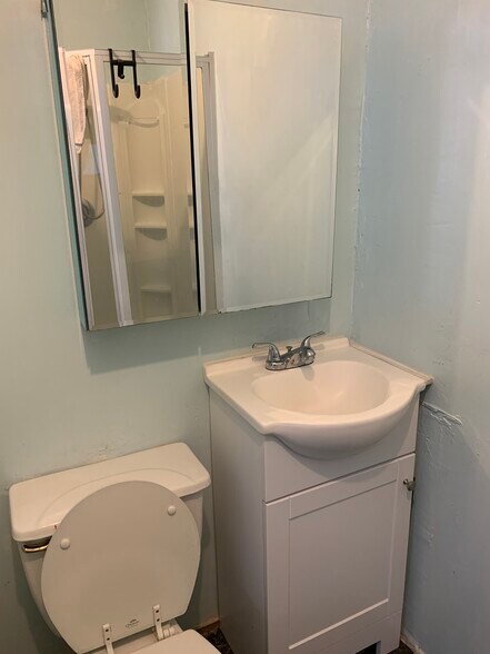 Building Photo - 147 N Stanley Dr