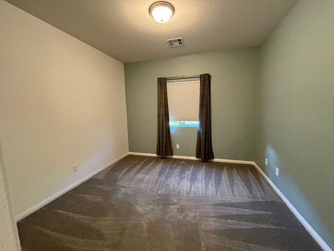 Building Photo - Lovely Single Story Home with Pool near Al...