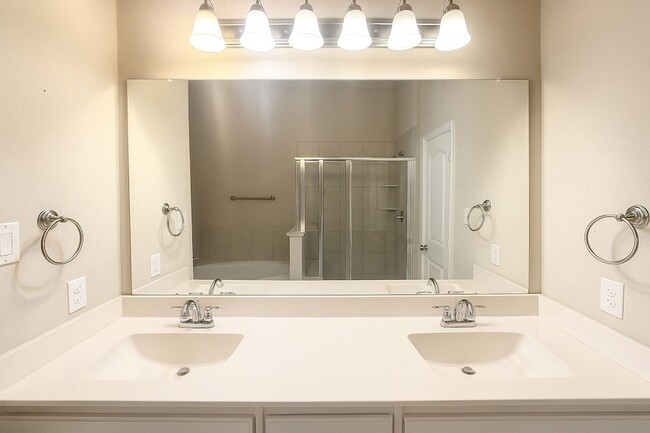 Building Photo - 2563 Adam Ln