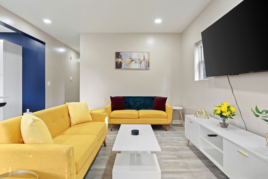 Building Photo - 1523 S East St