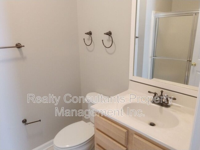 Building Photo - 3003 Greystone Pt