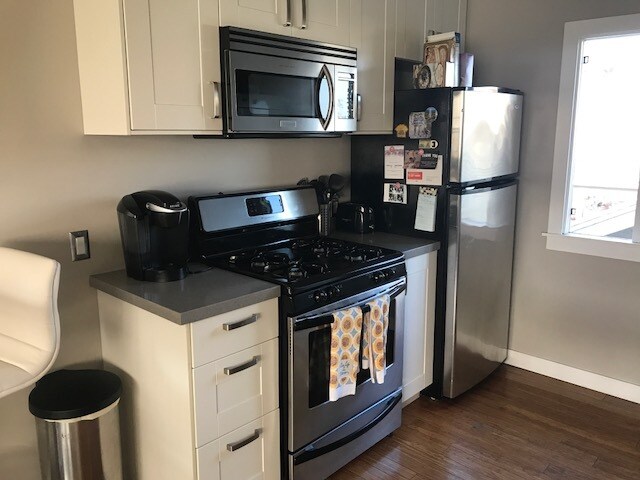 Building Photo - 610 Indiana Ave