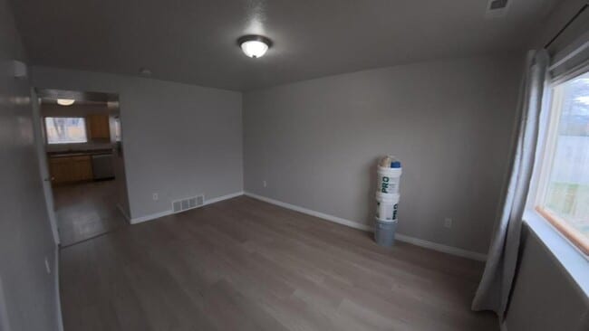 Building Photo - 949 E 1150 S