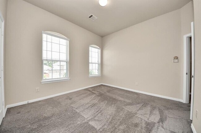 Building Photo - 21254 Lucknow Ln