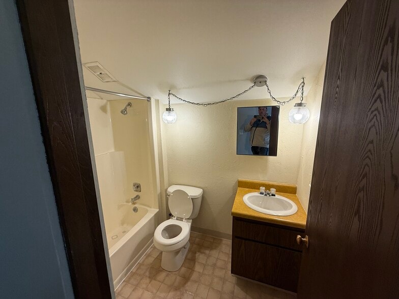 Building Photo - 316 W Mill St