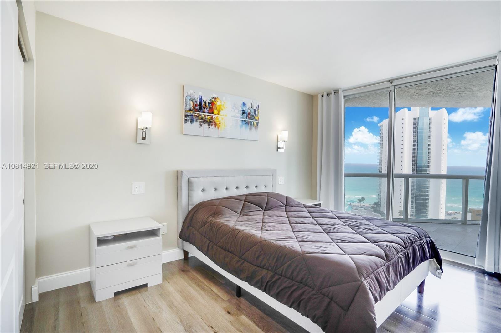 Building Photo - 16400 Collins Ave