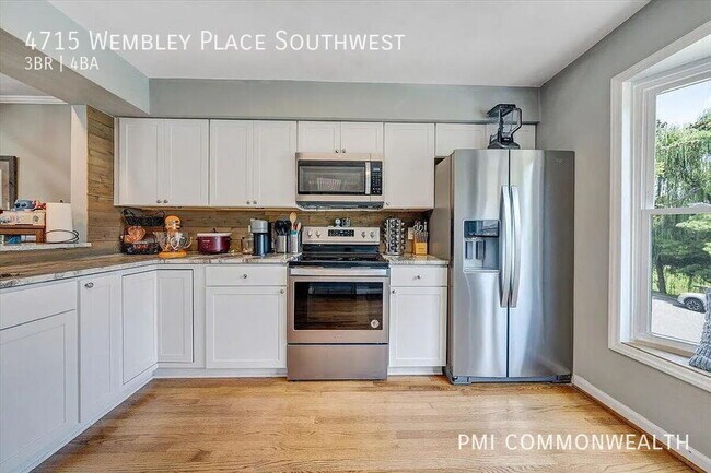 Building Photo - 4715 Wembley Pl SW
