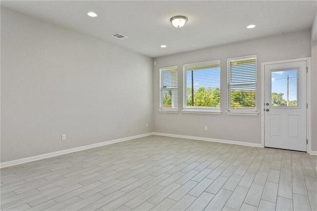 Building Photo - 121 Unforgiven Ln