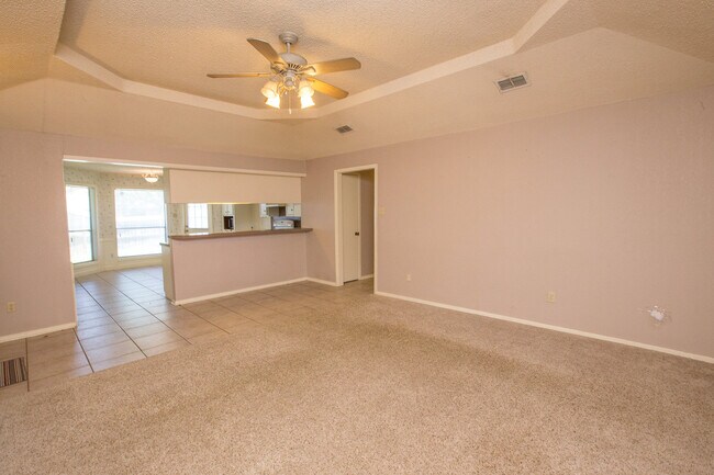 Building Photo - 2946 River Bend Ct