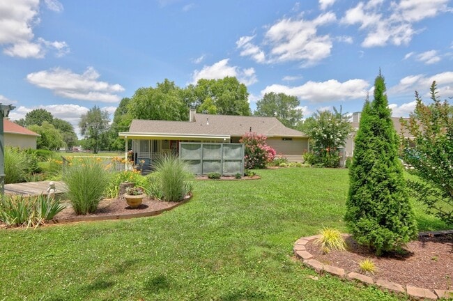 Building Photo - 3215 Arthur Dr