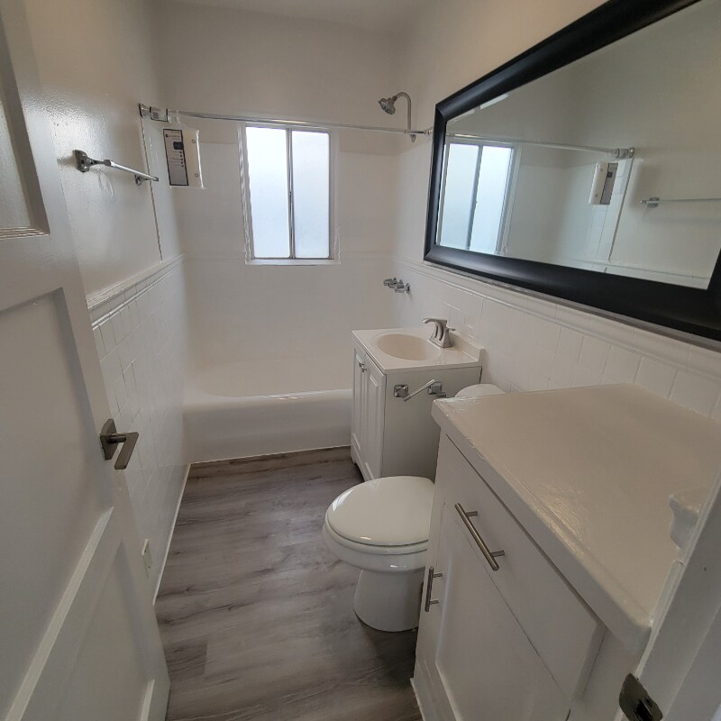 Building Photo - 1509 12th Ave