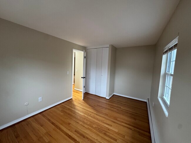 Building Photo - 14 Concord St