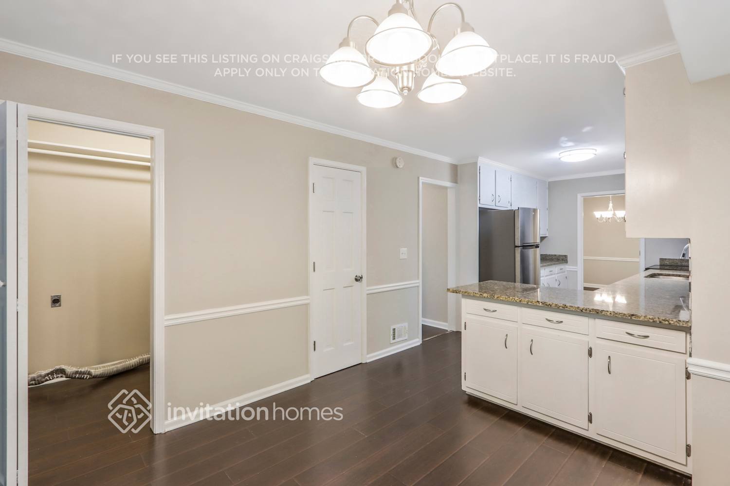 Building Photo - 677 Royal Abbey Dr