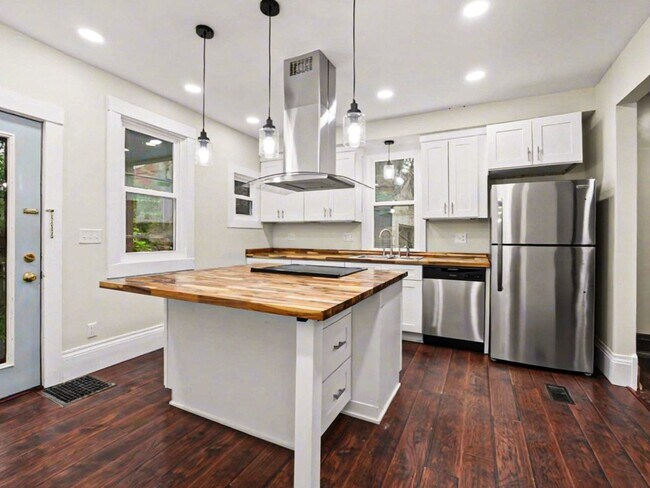 Building Photo - 120 Depot St