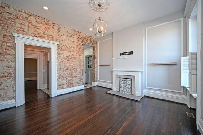 Building Photo - 229 Riverside Dr