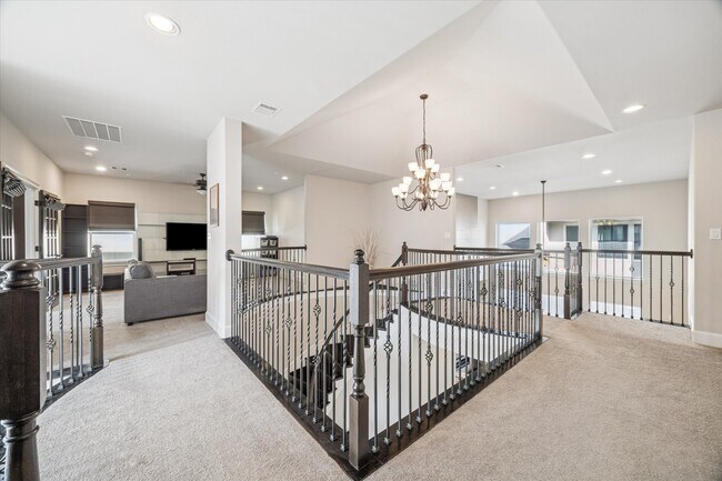 Building Photo - 618 Pink Azalea Trail