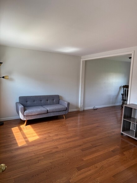 Building Photo - 46 E 2nd St