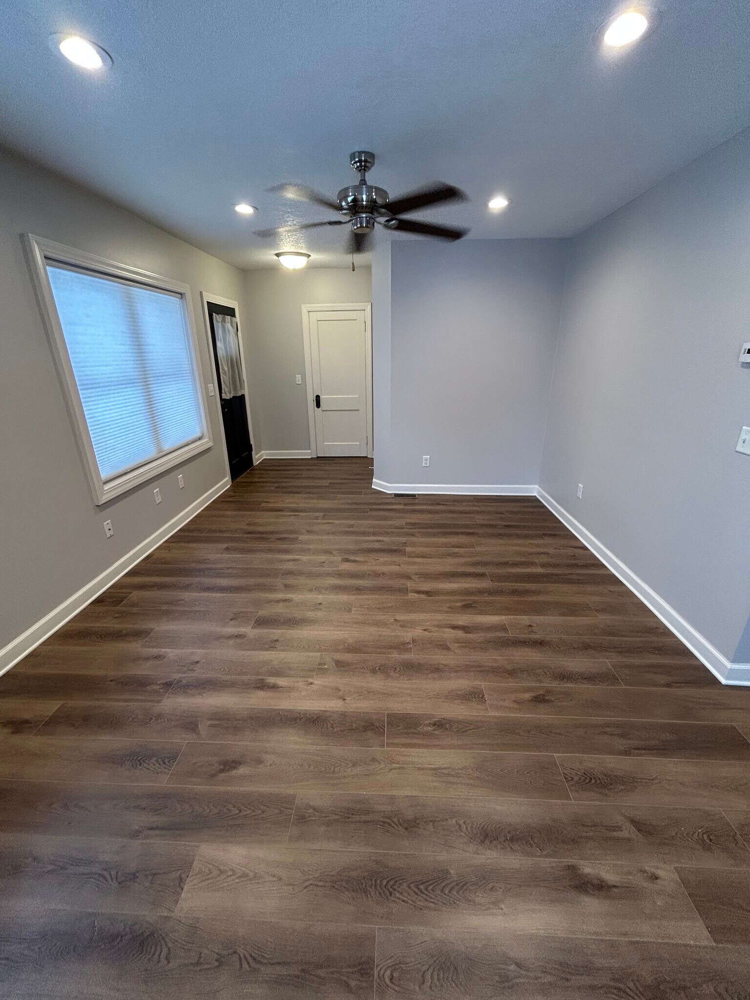 Building Photo - 950 29th Ave NE