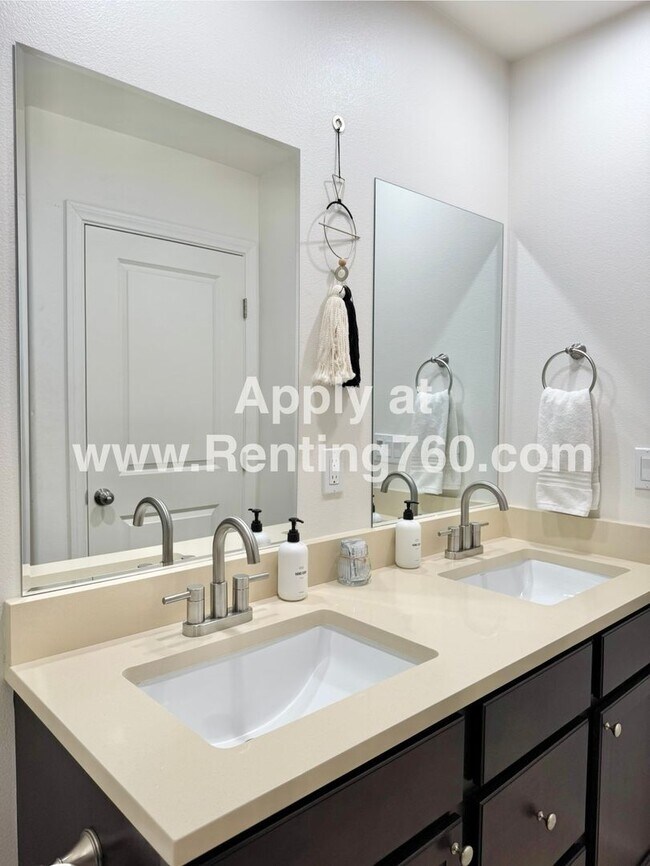 Building Photo - Modern 4 Bedroom 2 Bathroom Home In Storey...