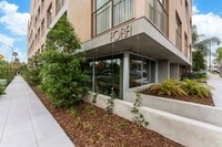 Building Photo - Fora