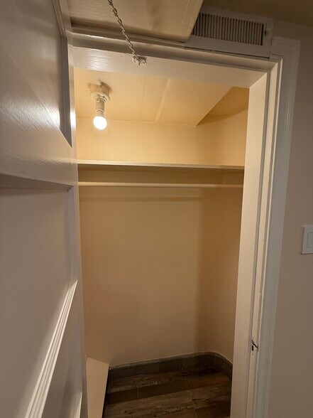 Building Photo - 452 S 800 E