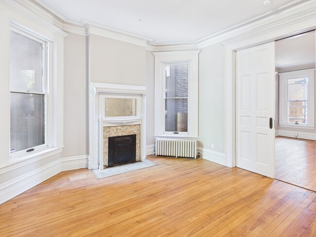 Building Photo - 7 E Franklin St