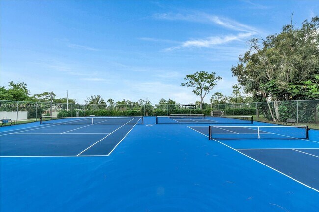 Building Photo - 4760 Lucerne Lakes Blvd W