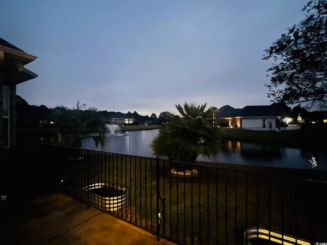 Building Photo - 584 Summerhill Dr