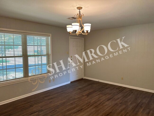 Building Photo - 5119 Loch Lomond Dr