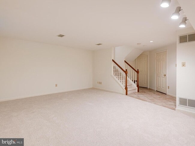 Building Photo - 913 Harbour Ridge Ln