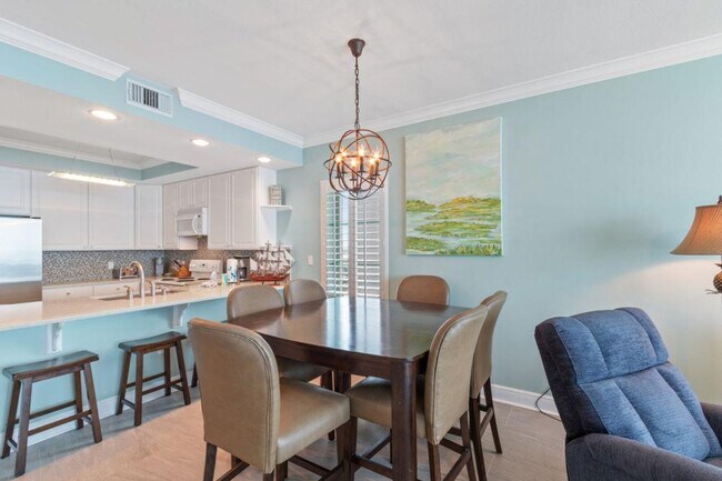 Building Photo - 365 E Beach Blvd