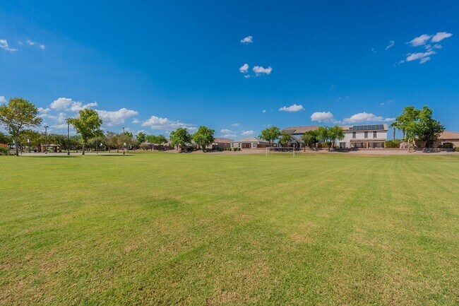 Building Photo - Spacious New-Build Family Home!