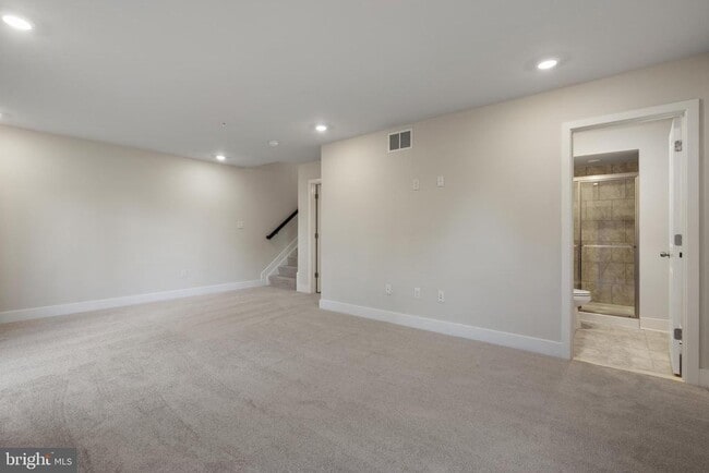 Building Photo - 520 Downswing Rd