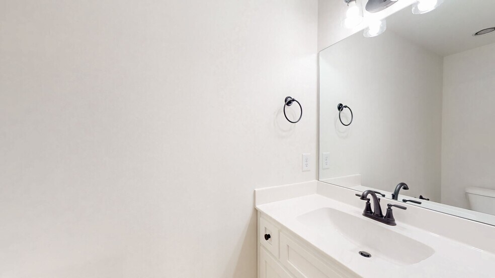 Building Photo - 232 Twin Cove Dr