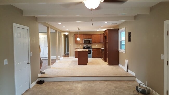Building Photo - Beautiful Home Owner Finance