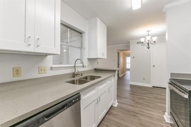 Building Photo - 7600 Emmett F Lowry Expy