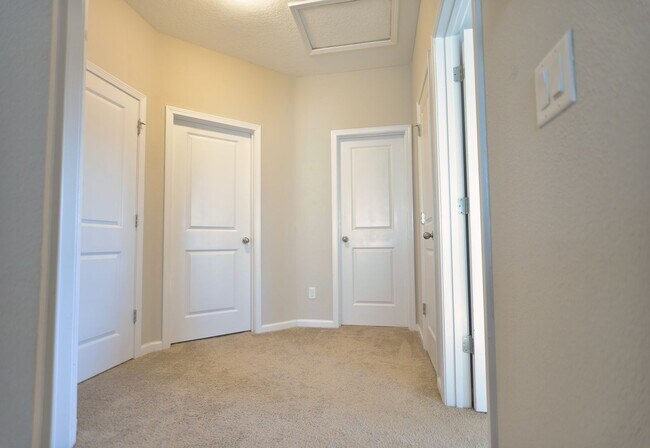 Building Photo - Beautiful Pond-Front Home Near Amelia Concourse