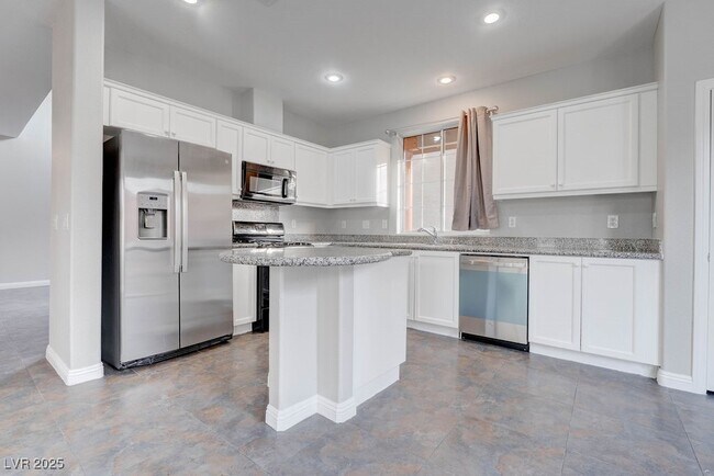 Building Photo - 3637 Pinnate Dr