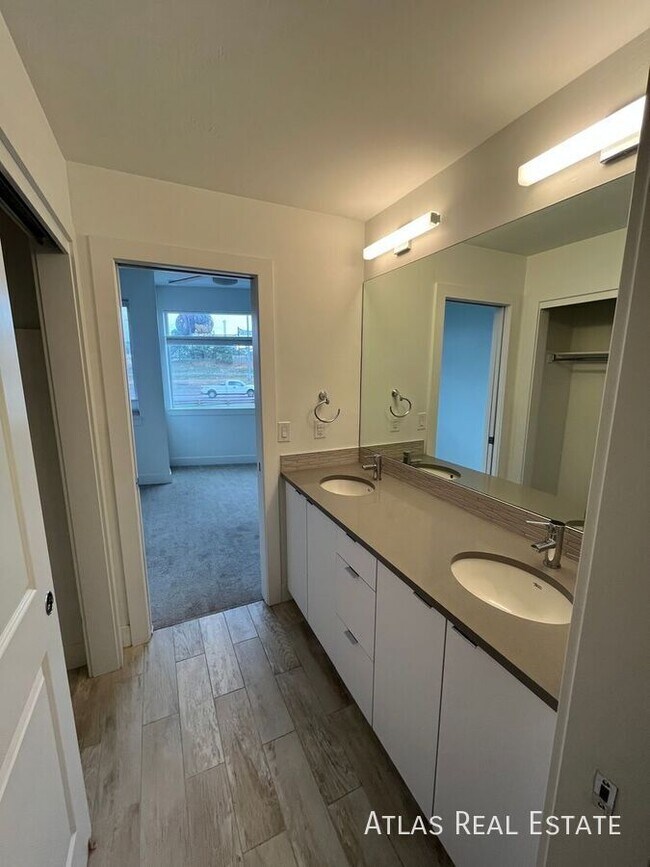 Building Photo - 2018 N Bryant St