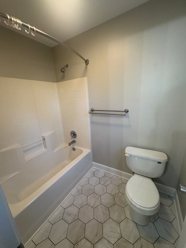 Building Photo - 1414 Ashburton Rd