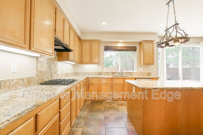 Building Photo - 34175 San Sebastian Ave