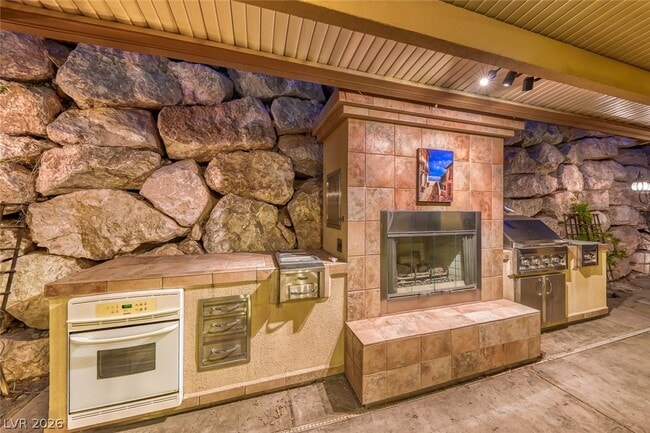 Building Photo - 905 Rhyolite Terrace