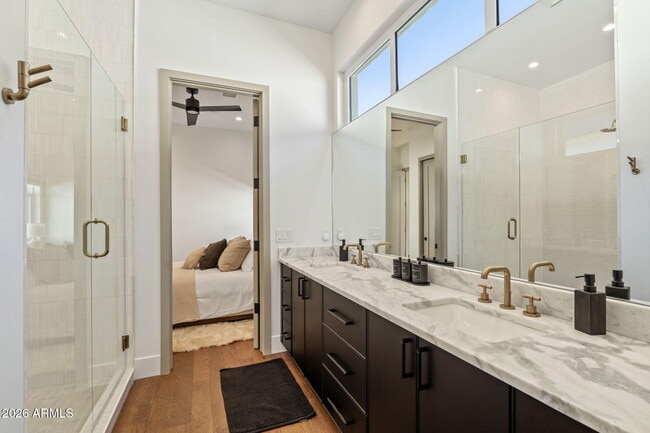 Building Photo - 6916 E 2nd St