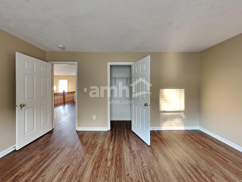 Building Photo - 5391 Ripplingbrook Way