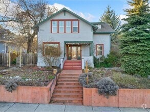 Building Photo - Gorgeous Upscale 4 bed 2 bath