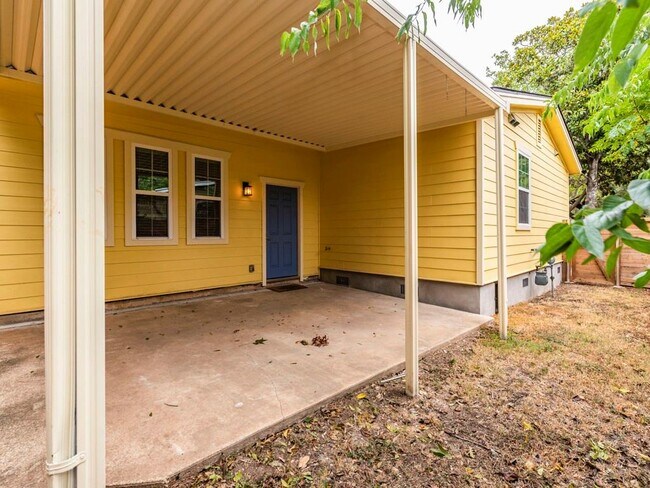 Building Photo - 4500 Mt Vernon Dr