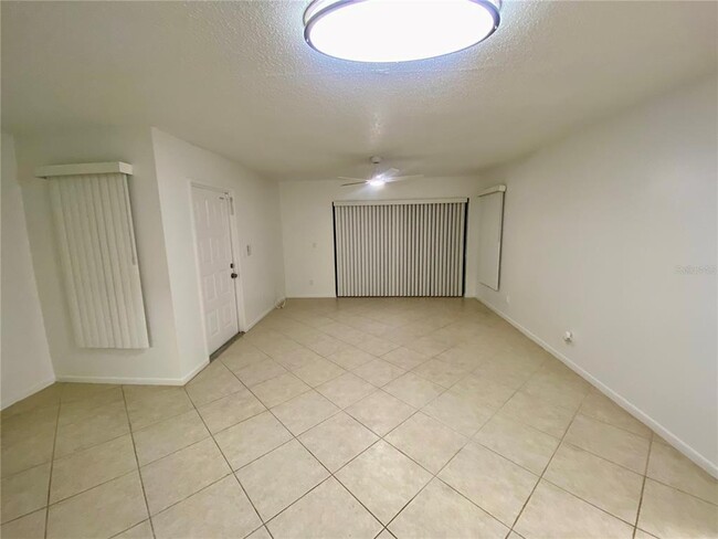 Building Photo - 954 Courtyard Ln
