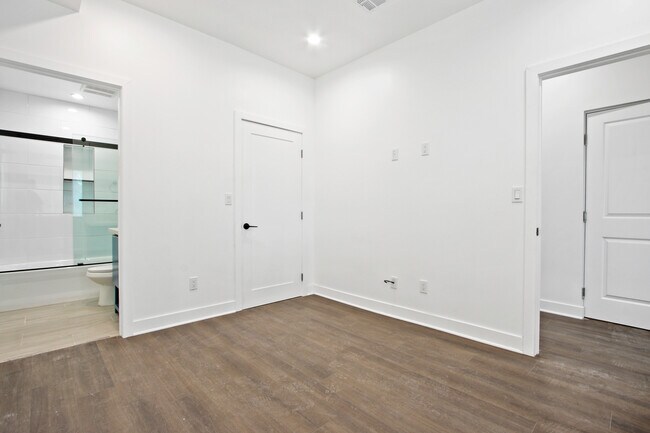 Building Photo - 1139 S Lorena St